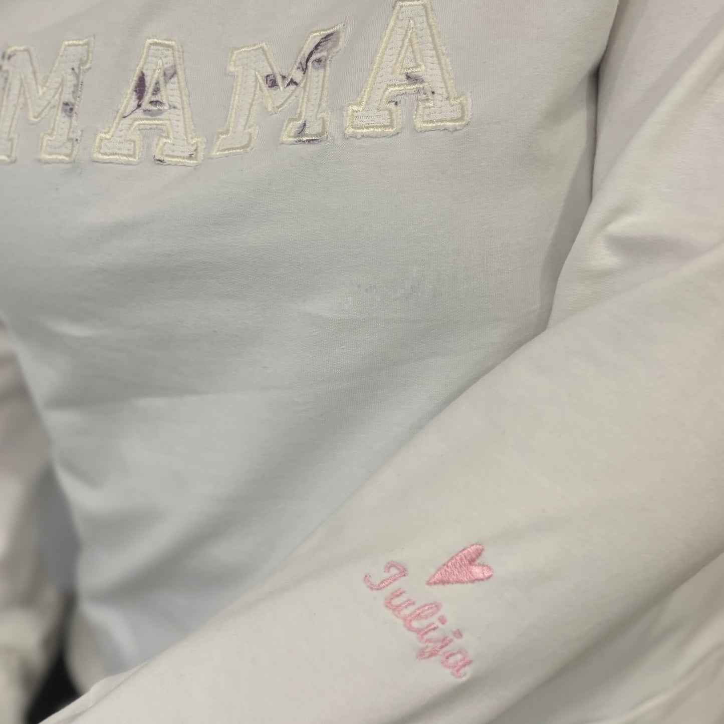 Pulover - MAMA, s trakcem in scrunchie, krajši in širši kroj