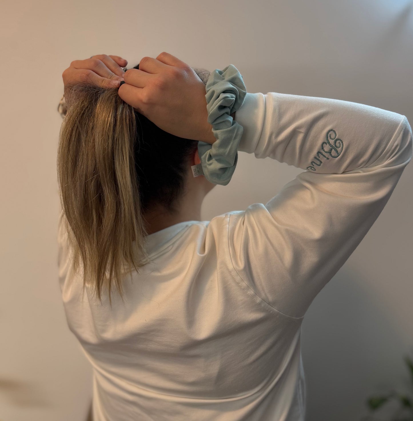 Pulover - MAMA, s trakcem in scrunchie, navaden kroj