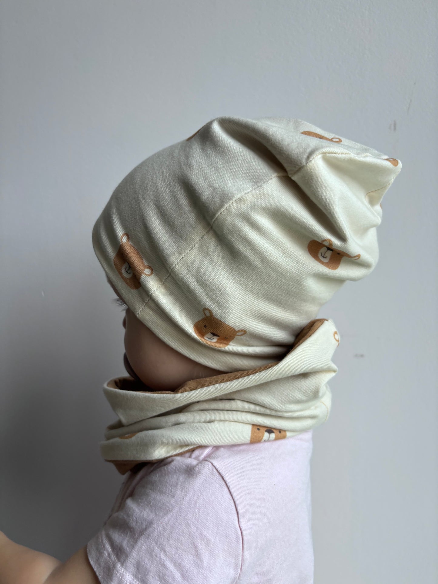 Prehodna kapa in šal za fante